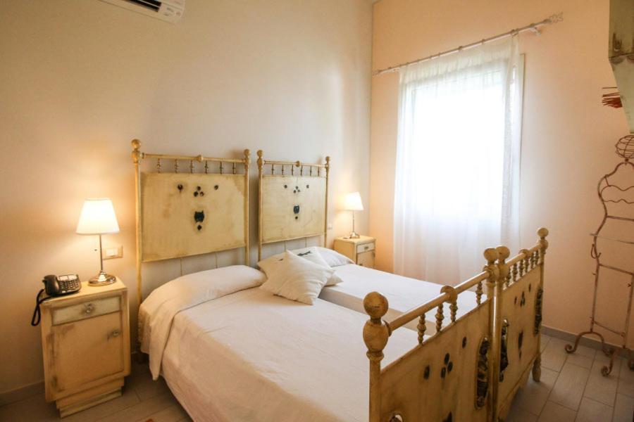 Lucciole Nella Nebbia Hotel Stellata Eksteriør billede